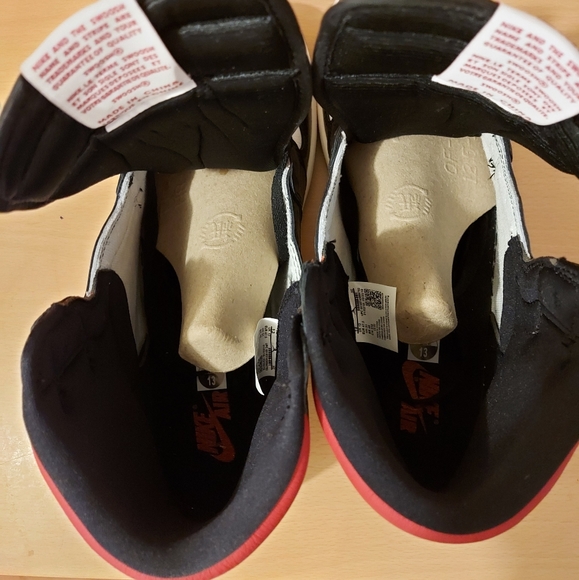 *SOLD* DS Gym Red Jordan 1s - Picture 3 of 3